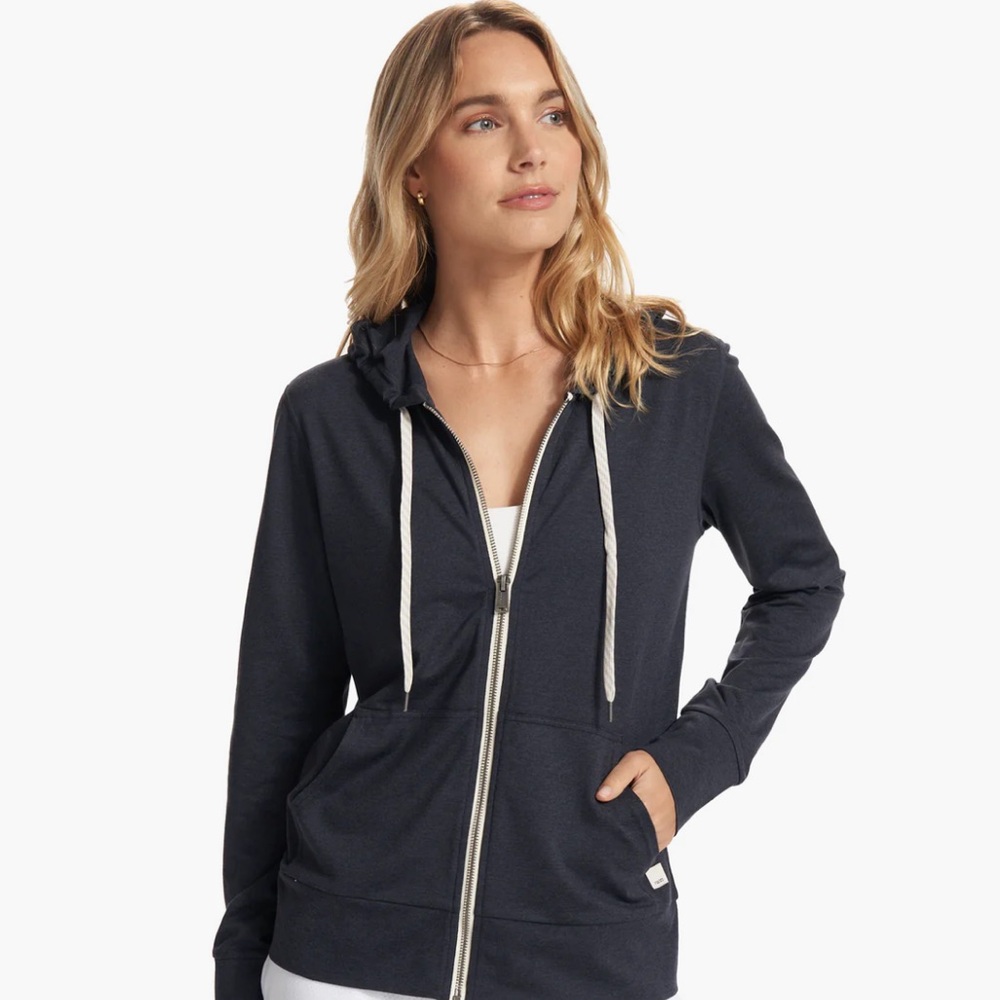 Vuori Halo Performance Hoodie 2.0 in black heather. Size Small